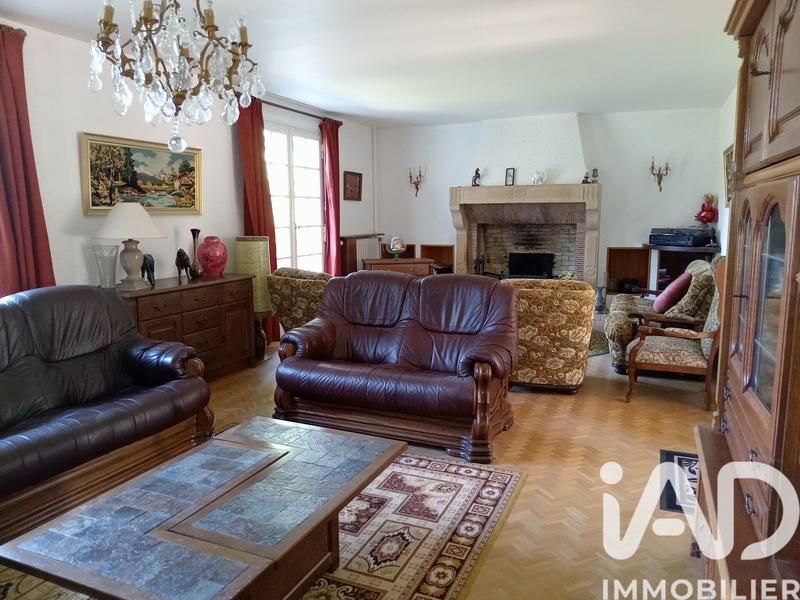 Maison - 232 m² - 10 pièces