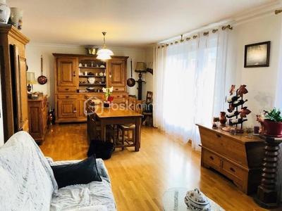 Appartement - 94 m² - 5 pièces