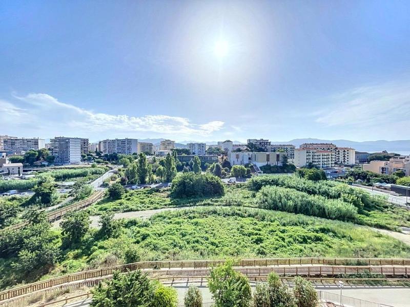 Appartement - 85 m² - 3 pièces