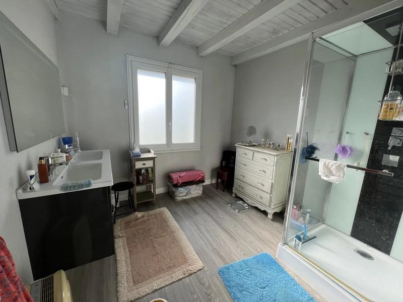 Maison - 203 m² - 7 pièces