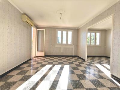 Appartement ancien - 70 m² - 4 pièces