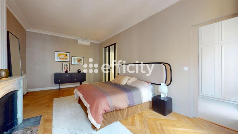 Appartement - 222 m² - 5 pièces