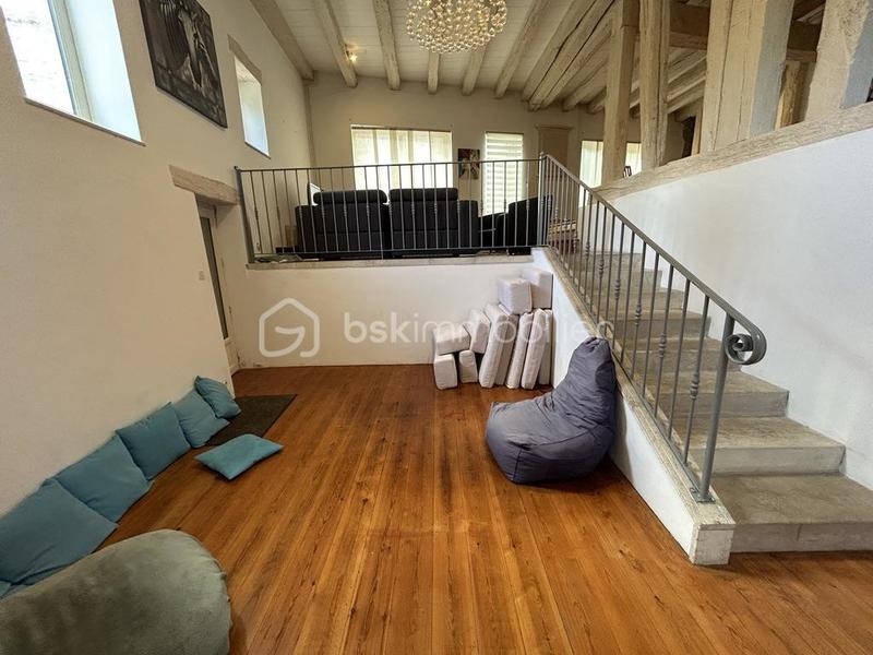 Maison en pierre - 432 m² - 13 pièces