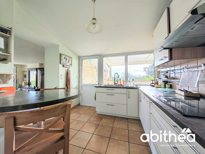 Maison - 380 m² - 12 pièces