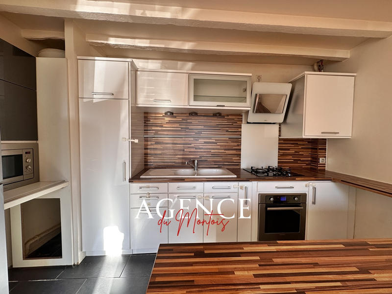 Maison - 171 m² - 8 pièces