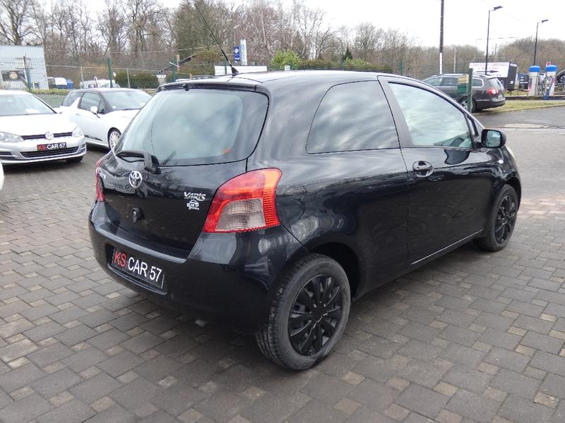Toyota Yaris II 1.3 - 87 Vvt-i Sol