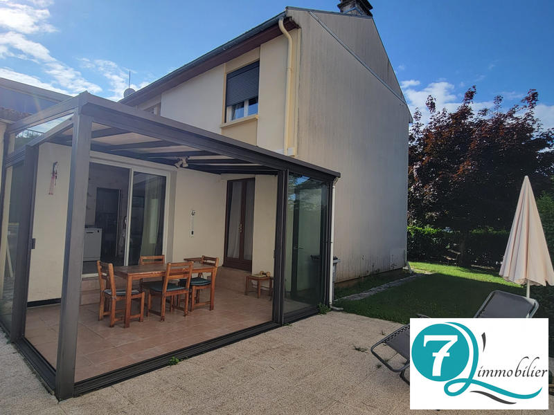 Maison - 104 m² - 10 pièces