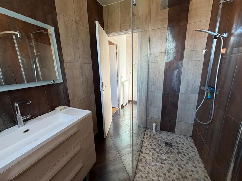 Maison - 96 m² - 5 pièces