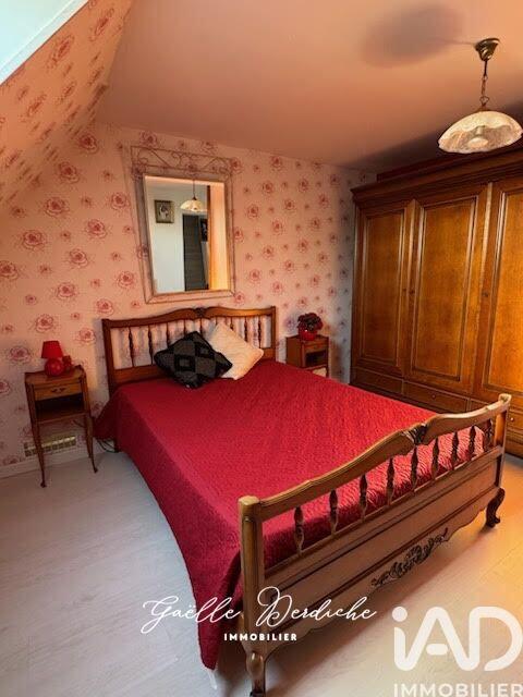 Maison - 220 m² - 7 pièces