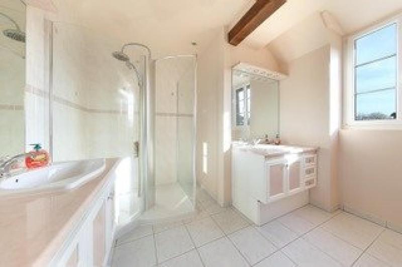 Maison - 335 m² - 12 pièces