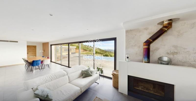 Villa - 325 m² - 10 pièces