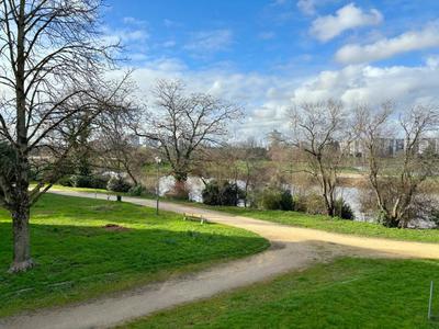 Appartement - 110 m² - 6 pièces