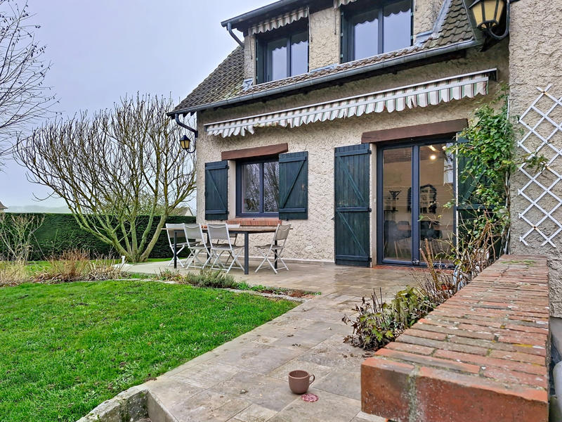 Maison - 210 m² - 10 pièces