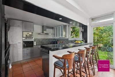 Maison - 210 m² - 6 pièces