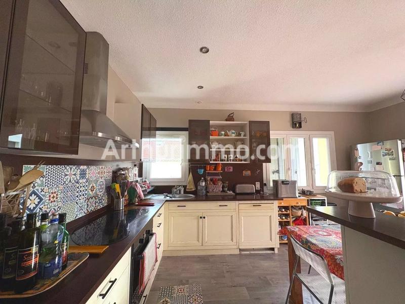 Maison - 210 m² - 8 pièces