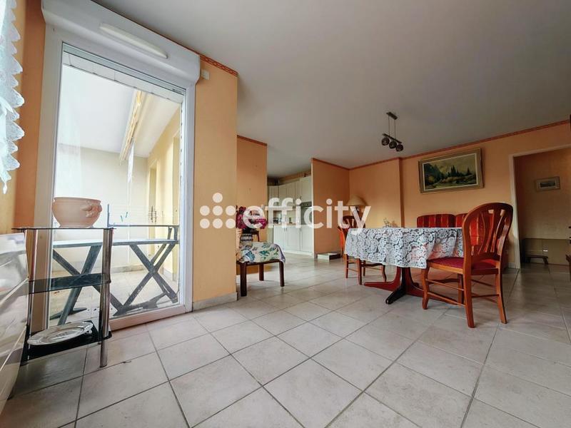 Appartement - 90 m² - 4 pièces