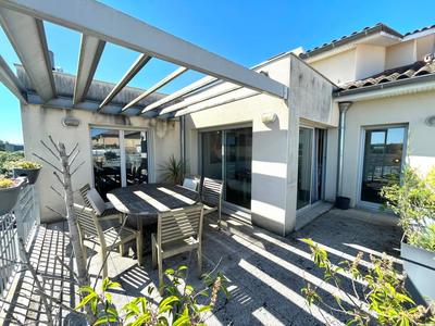 Penthouse - 93 m² - 4 pièces