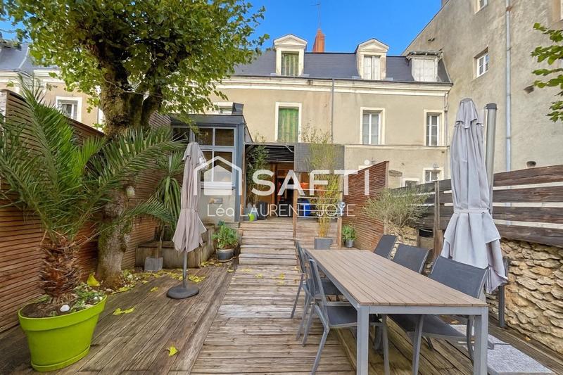 Hôtel particulier - 180 m² - 6 pièces