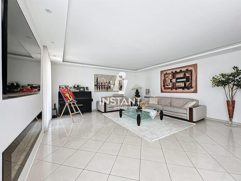 Appartement - 157 m² - 5 pièces