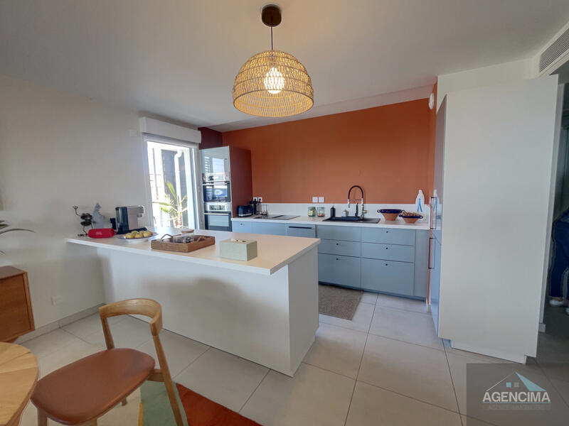 Appartement - 100 m² - 4 pièces