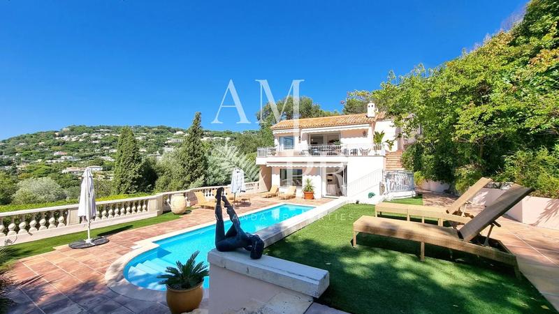 Villa - 250 m² - 10 pièces