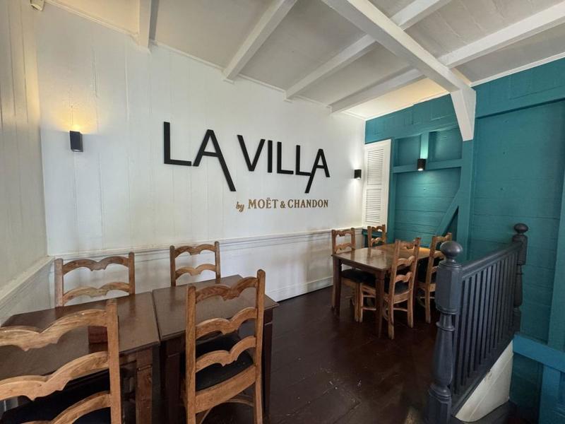 Local commercial - 467 m² - 12 pièces