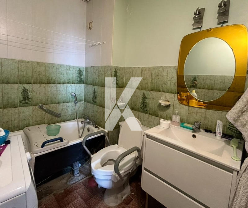 Appartement - 93 m² - 5 pièces