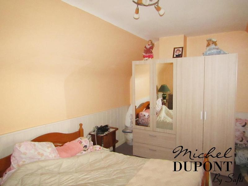 Maison - 240 m² - 15 pièces