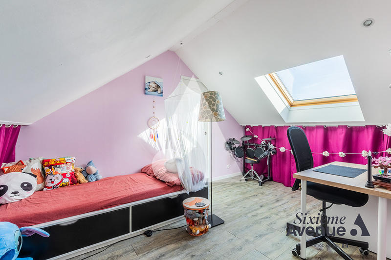 Maison - 121 m² - 6 pièces