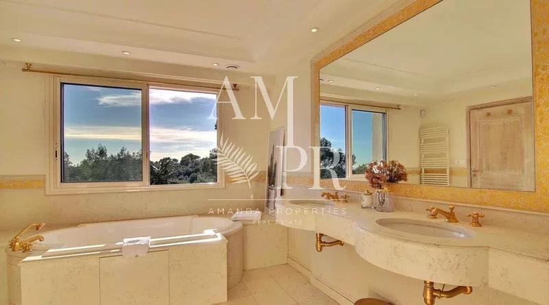 Villa - 600 m² - 12 pièces