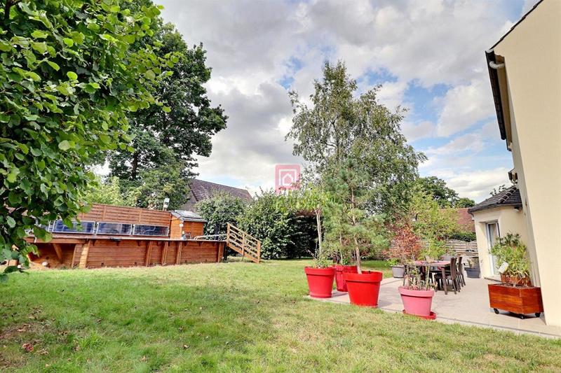 Maison - 250 m² - 10 pièces