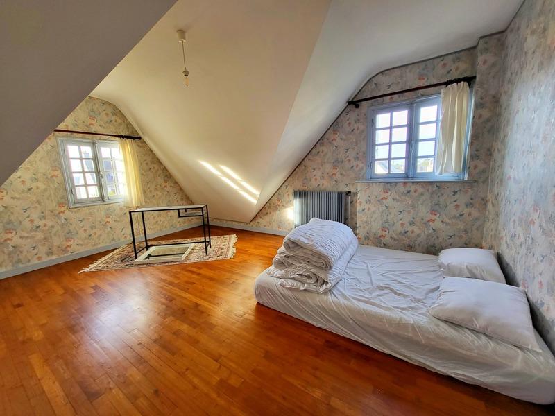 Maison - 138 m² - 9 pièces