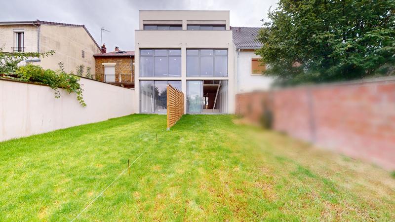 Maison contemporaine - 260 m² - 8 pièces