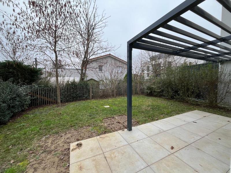 Maison - 93 m² - 4 pièces