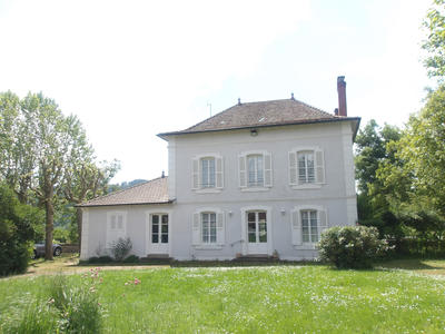 Propriété - 250 m² - 12 pièces