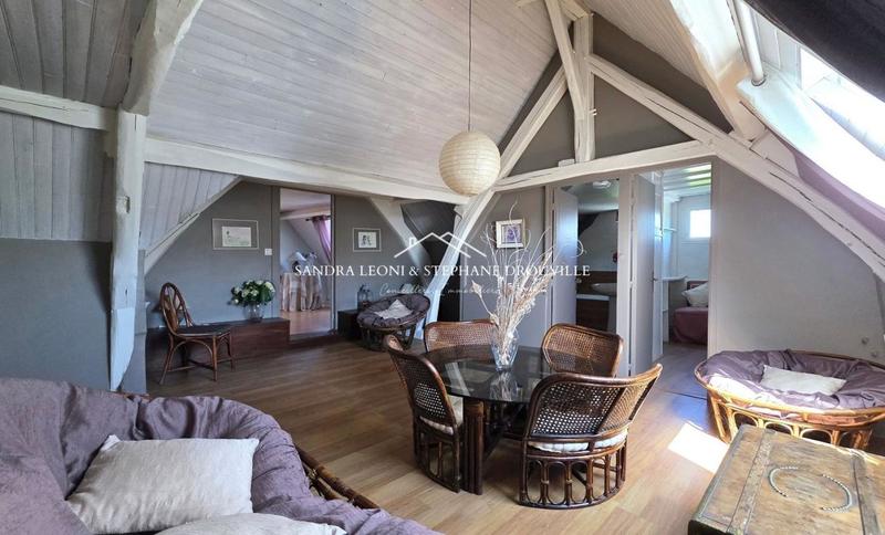 Maison - 295 m² - 8 pièces