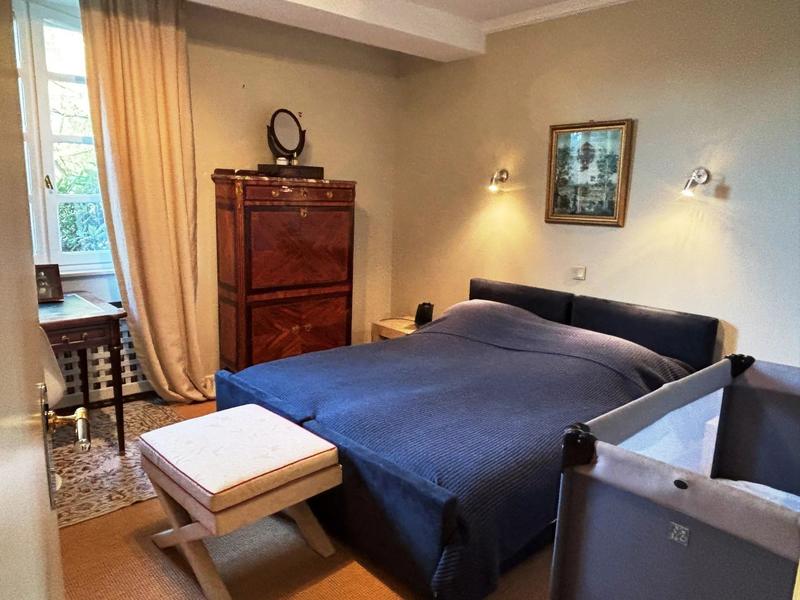 Maison - 275 m² - 12 pièces