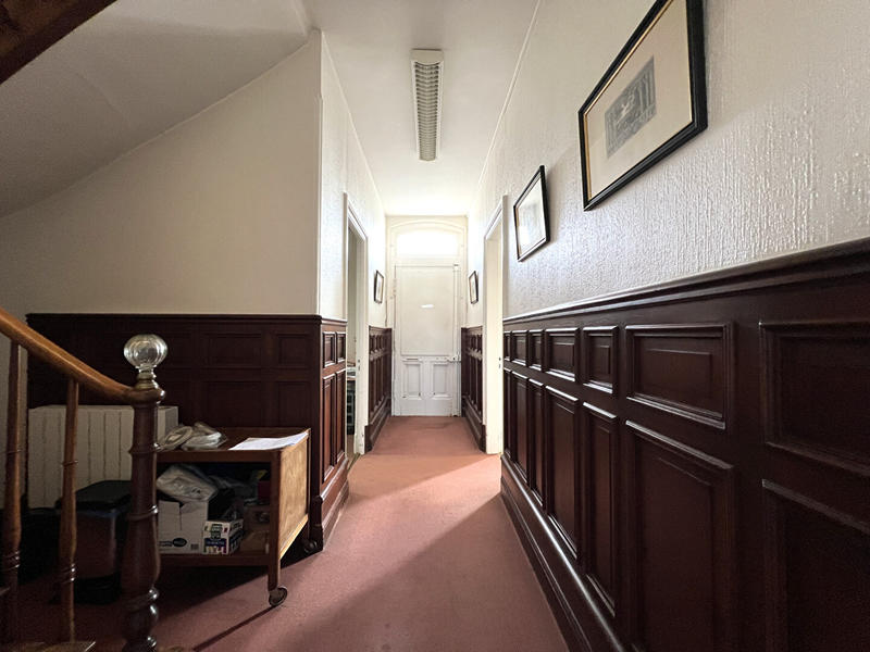 Bureau - 129 m² - 7 pièces