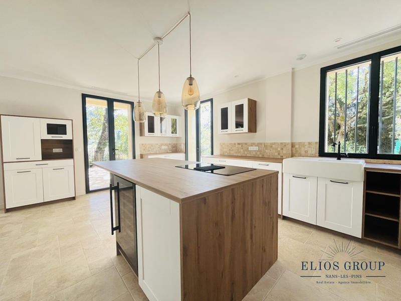 Villa - 310 m² - 10 pièces