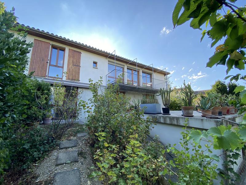 Maison contemporaine - 208 m² - 8 pièces