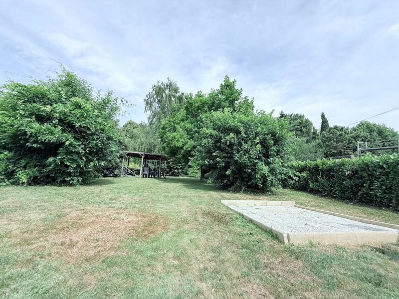 Maison - 210 m² - 6 pièces