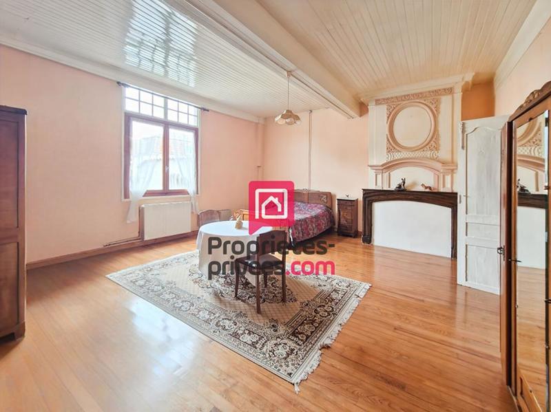 Maison - 270 m² - 8 pièces