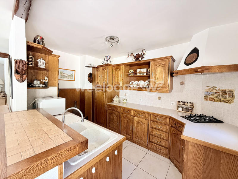 Maison traditionnelle - 225 m² - 9 pièces