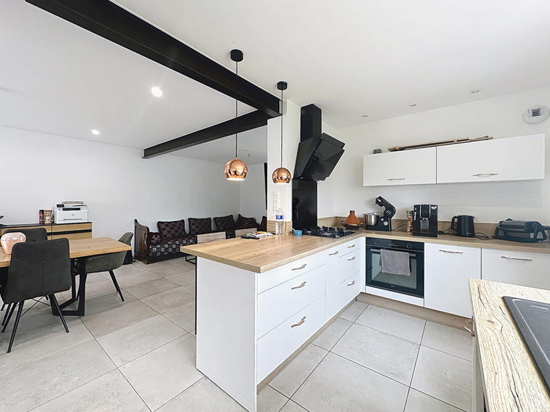 Maison - 95 m² - 5 pièces