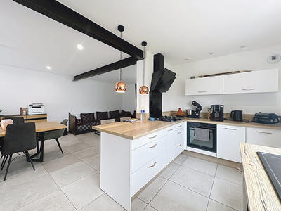 Maison - 95 m² - 5 pièces