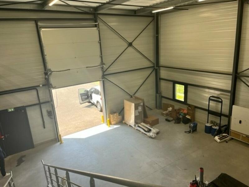 Local d'activité / Entrepôt - 305 m²