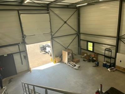 Local d'activité / Entrepôt - 305 m²