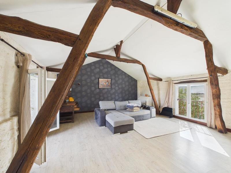 Maison - 208 m² - 7 pièces