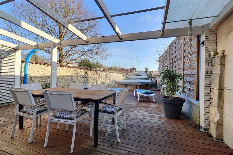 Maison - 162 m² - 6 pièces