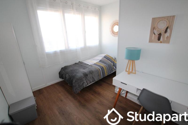 Chambre - 11 m² - 1 pièce